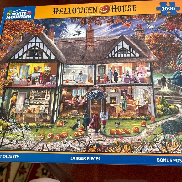 White Mountain Other - 1000 Piece White Mountain Halloween House Puzzle